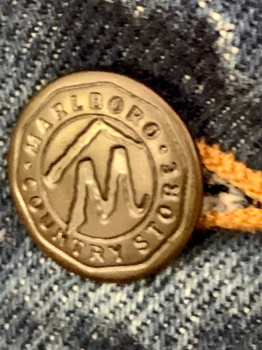 Rare Vintage Marlboro Truck Emblem Denim Jean Trucker Jacket Leather Collar 90s - Picture 12 of 15